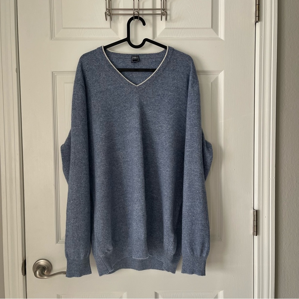 NWOT Men's Fedeli V Neck Sweater size 54(IT) in Blue
